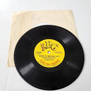 Peter Pan Records Songs to Sing & Play Mulberry Bush Looby Loo 78 RPM Vintage